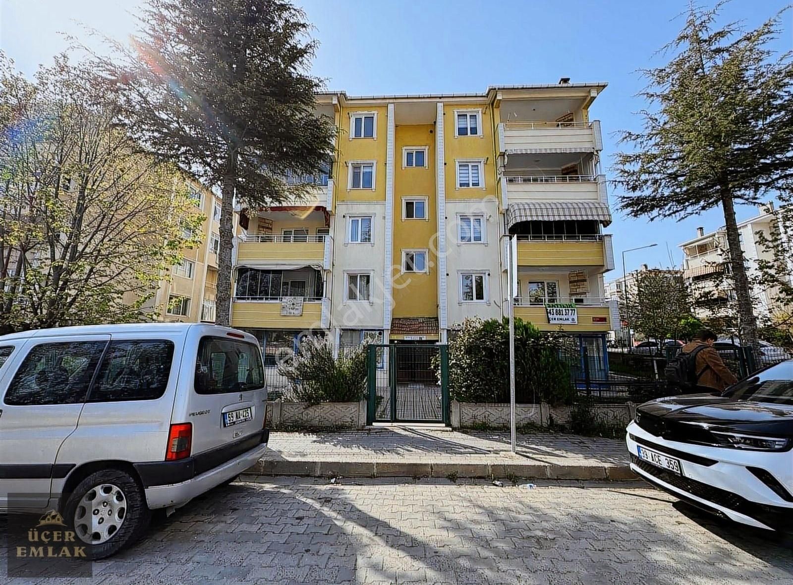 Üçer Emlak'tan Lüleburgaz Gençlik Mah.144m2 3+1 Daire Satılık