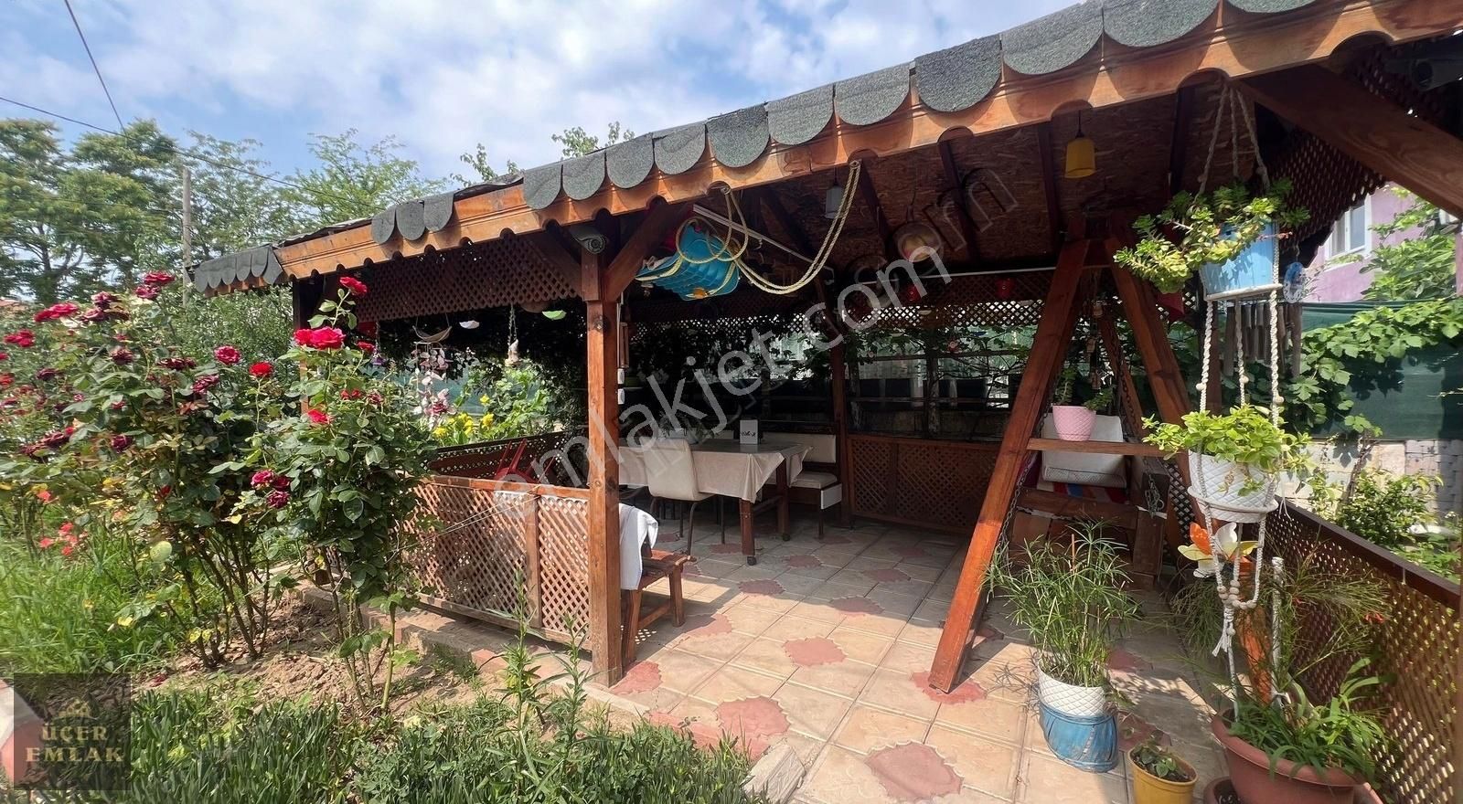 Üçer Emlaktan B.eski Hacı Hasan Mah.323m2 Arsa Müst. Sat. Ev