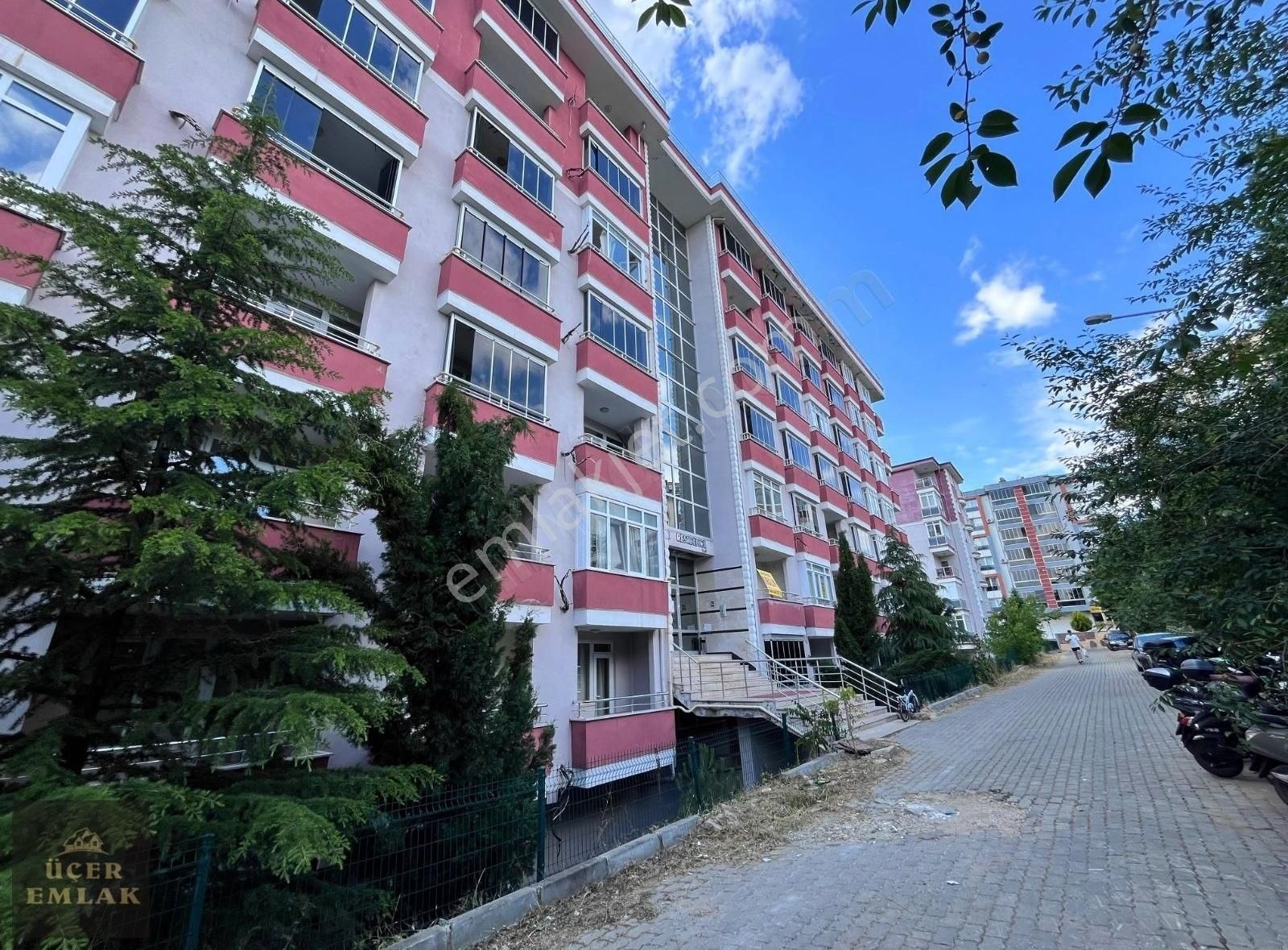 Üçer Emlak'tan Şükrüpaşa Mah. 2+0 Yatırımlık Fırsat Daire
