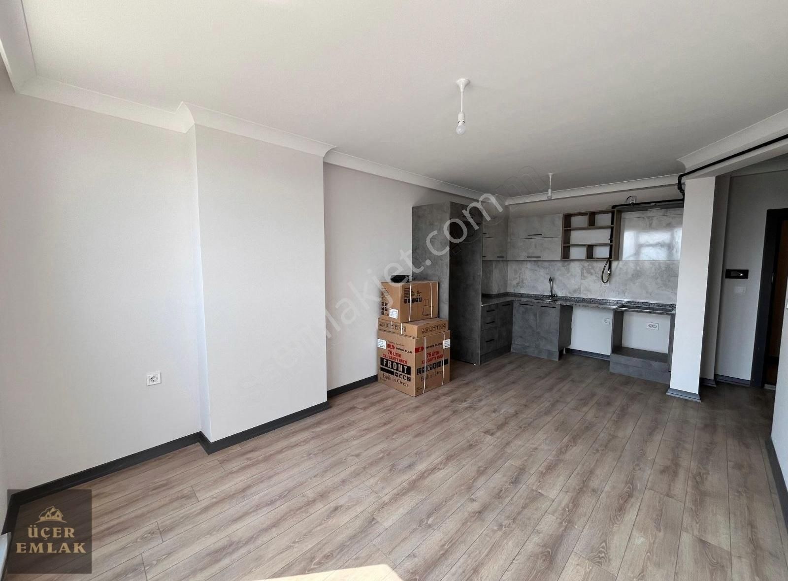 Üçer Emlak'tan Şehir Merkezinde Yüksek Kira Getirili 1+1 Satılık