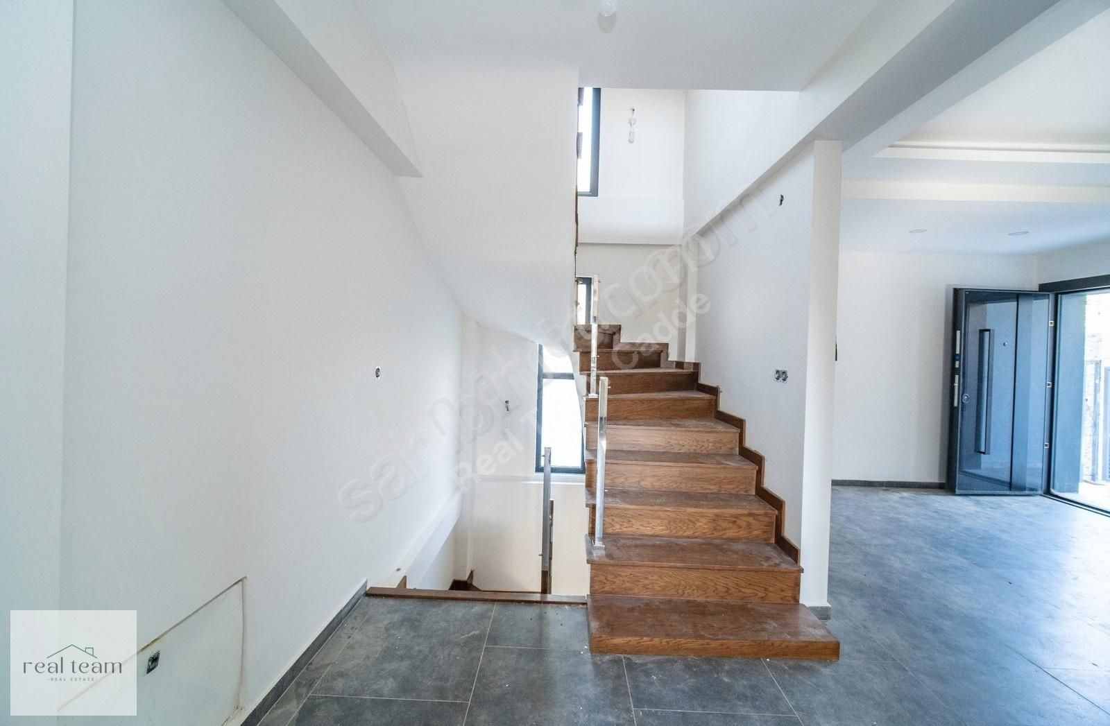 Urla Kalabak' Ta Sahile 200mt Net 160m² Sıfır Boş İkiz Villa - Görsel 22