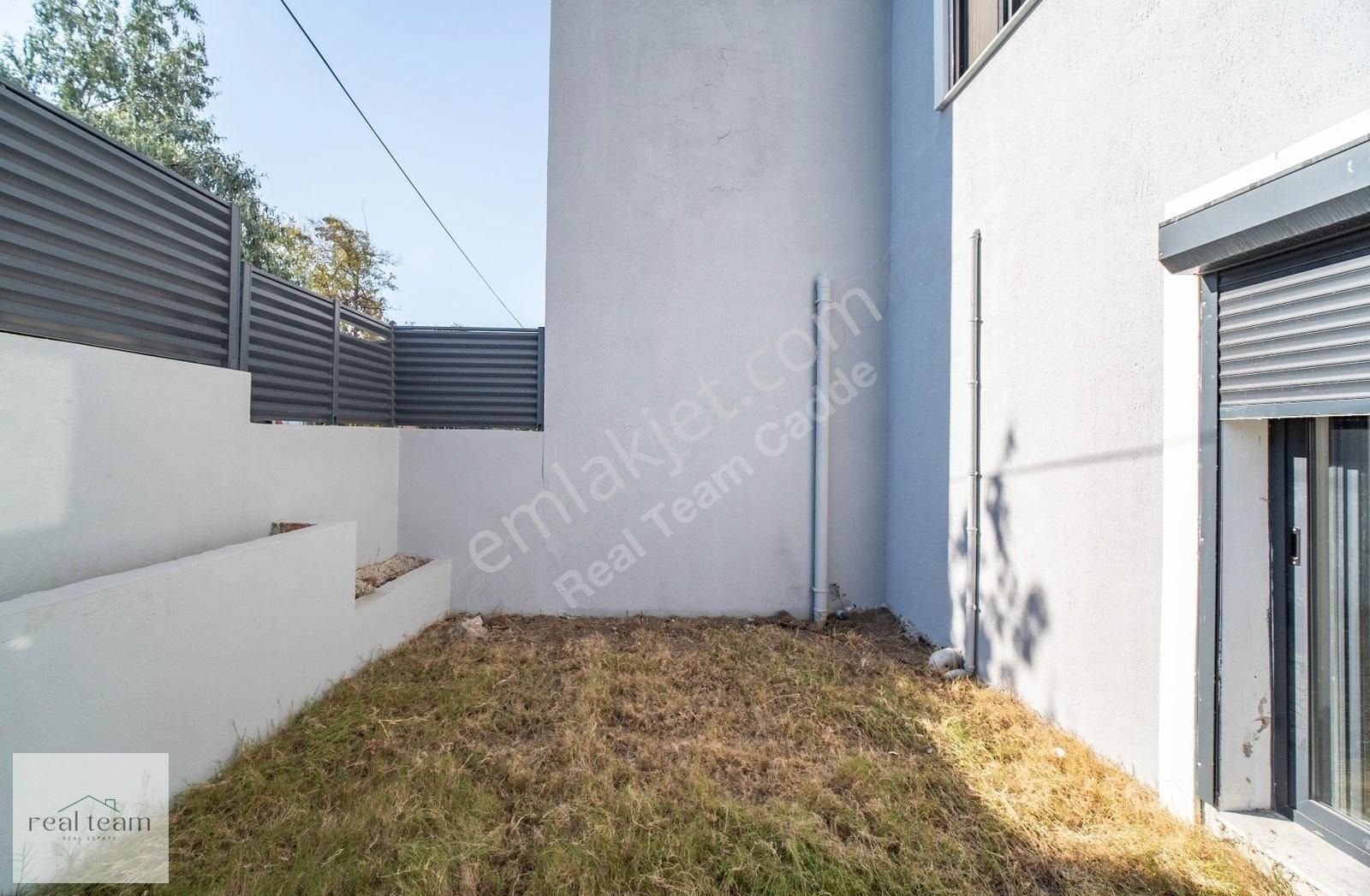 Urla Kalabak' Ta Sahile 200mt Net 160m² Sıfır Boş İkiz Villa - Görsel 32