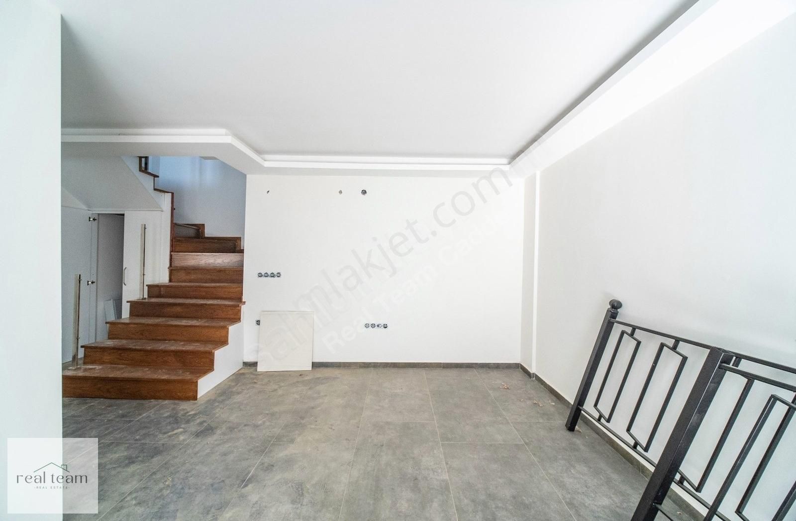 Urla Kalabak' Ta Sahile 200mt Net 160m² Sıfır Boş İkiz Villa - Görsel 2