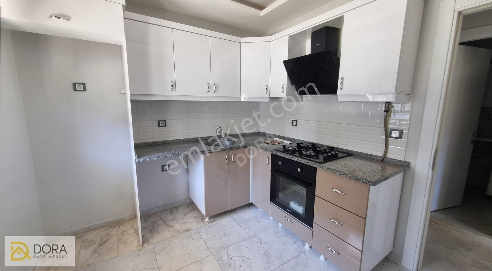 Gaziemir Irmak Mah. 2+1 Kapalı Mutfak 3 Yıllık Binada D.gazlı