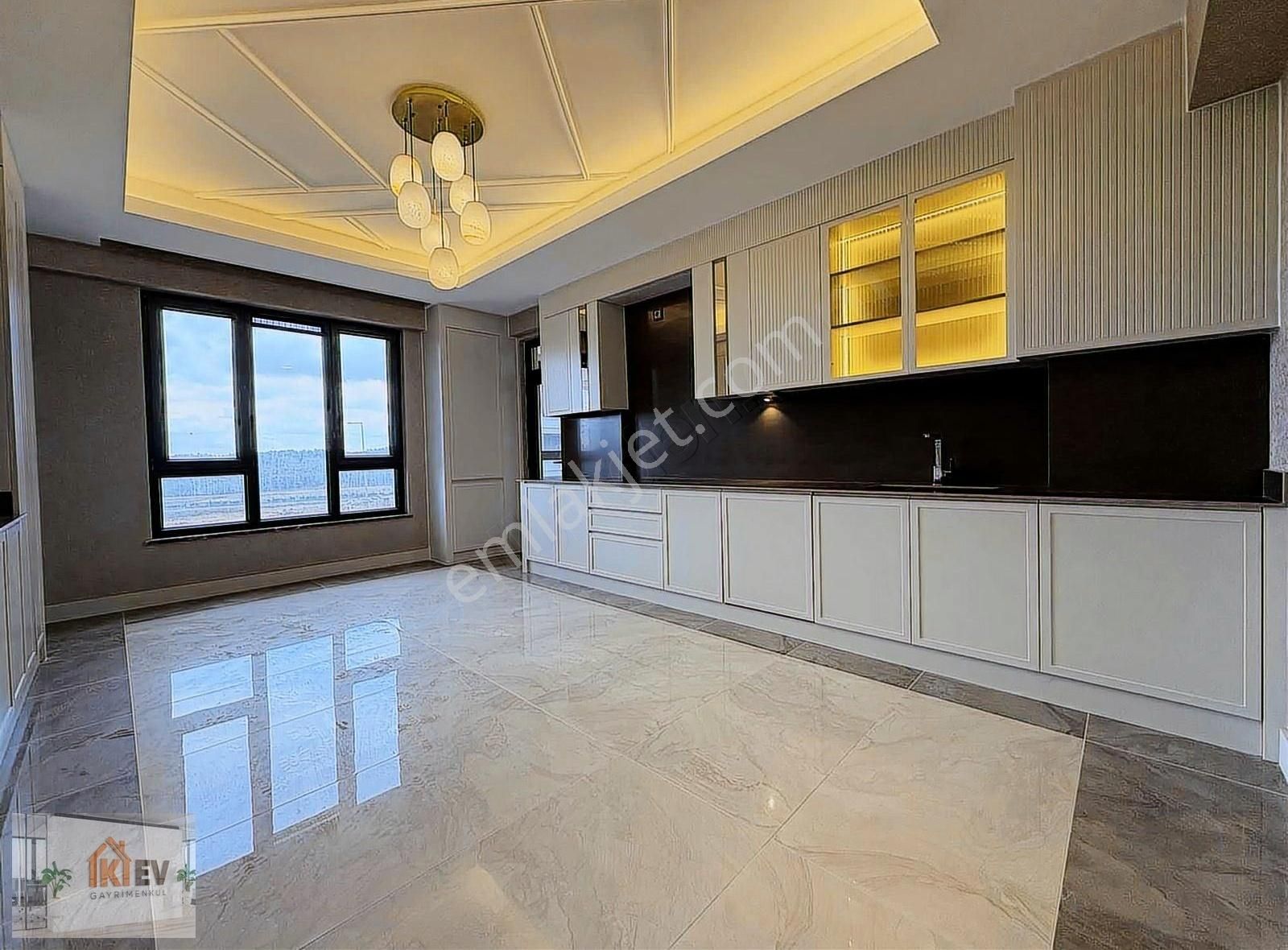İkiev'den Yamaçtepe'de Satılık Ultra Lüks 4,5+1 Katta Tek Daire