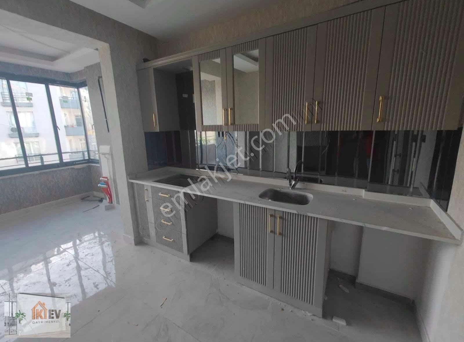 İkiev Gayrimenkul'den Yeditepe'de Sıfır 2.5+1 Ara Kat Daire