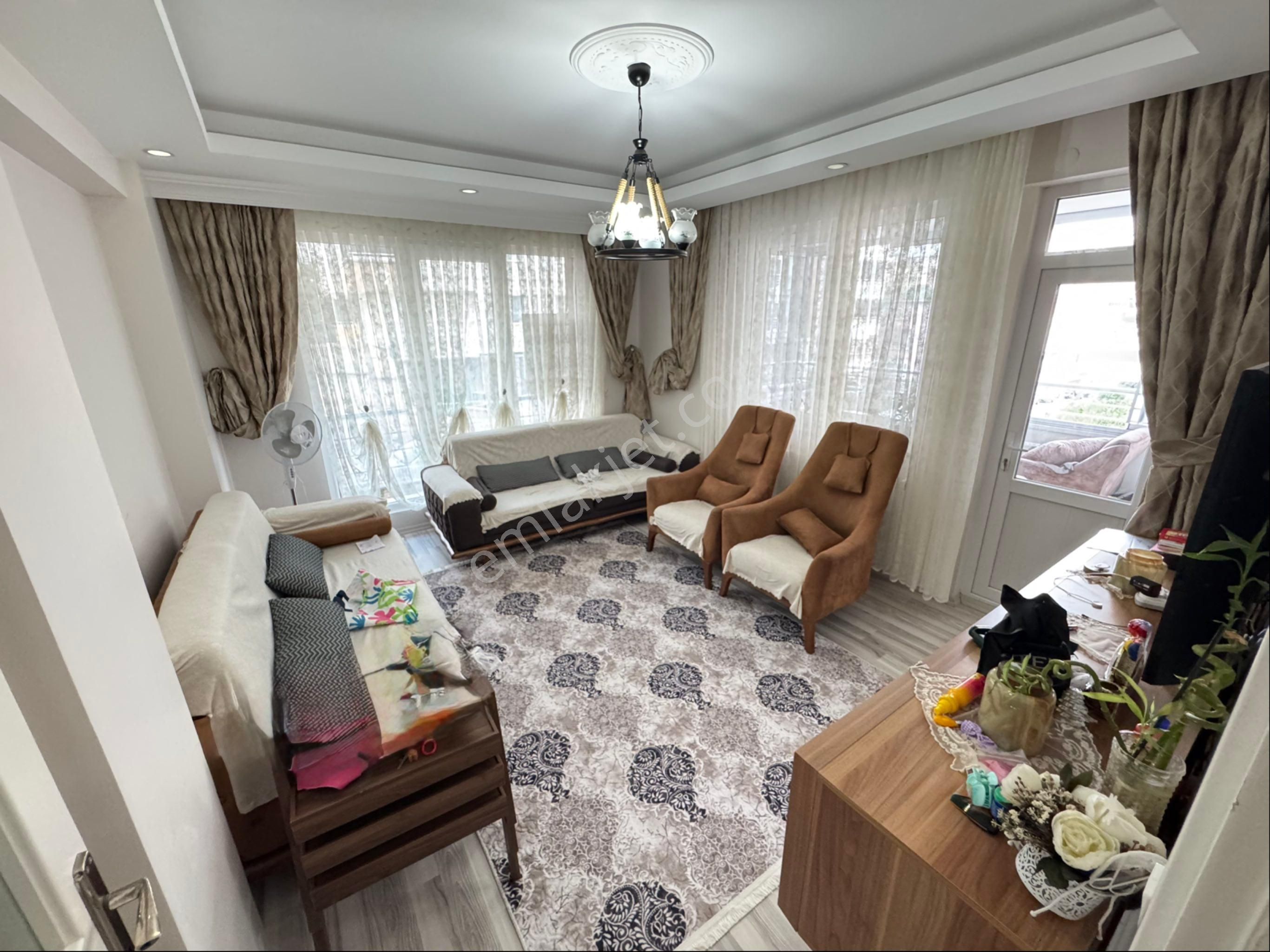 Furkan Emlaktan Kışla Mah 1.kat 3+1 125m2 7 Yıllık Çift Balkonlu Ebeveyn Banyolu Fırsat Daire