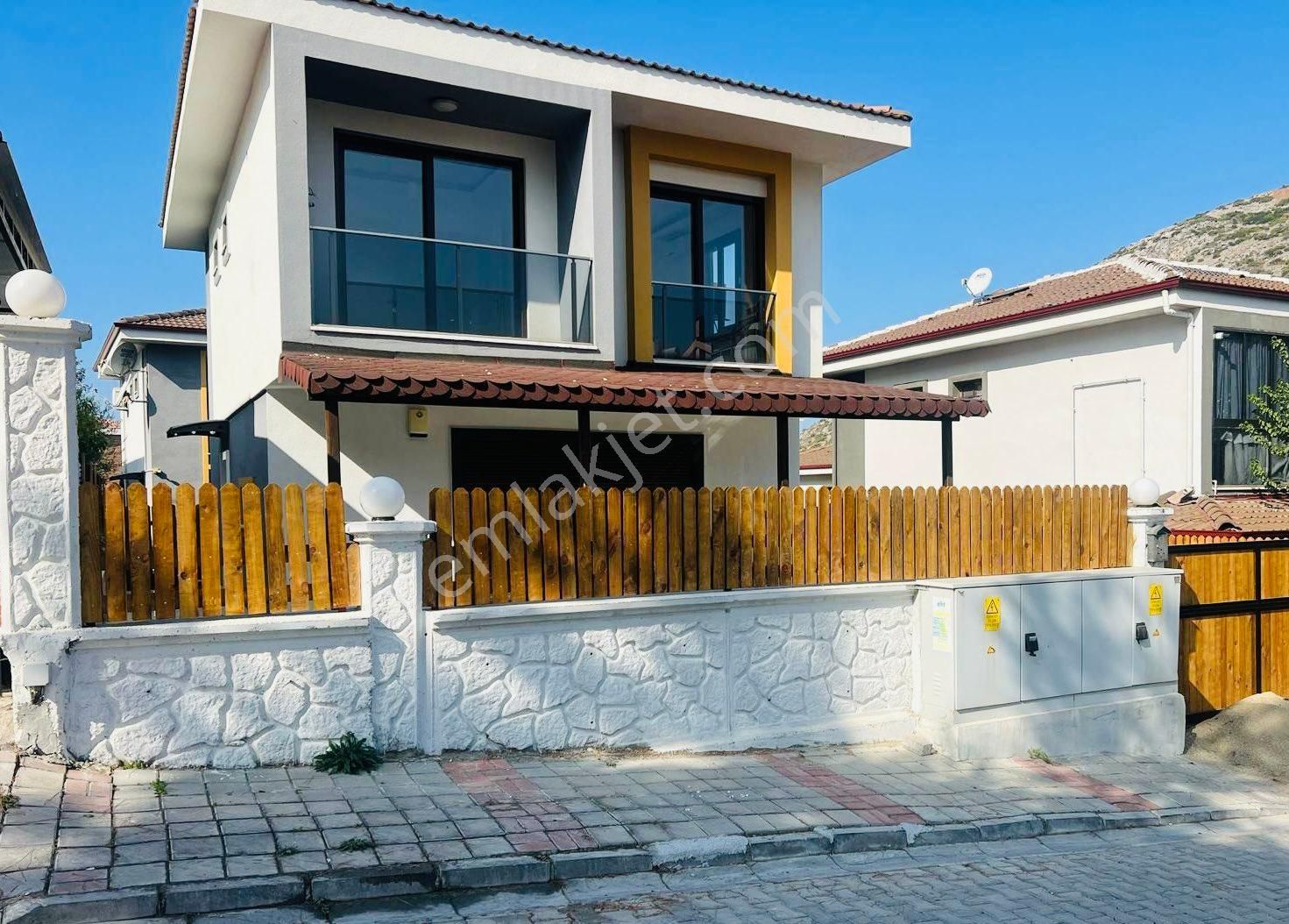 Acill Fırsat!! 4 Oda 1 Salon Tek Müstakil Geniş Bahçeli