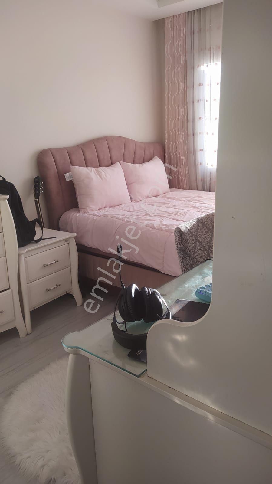 Havuzlu Sitede Satılık Daire