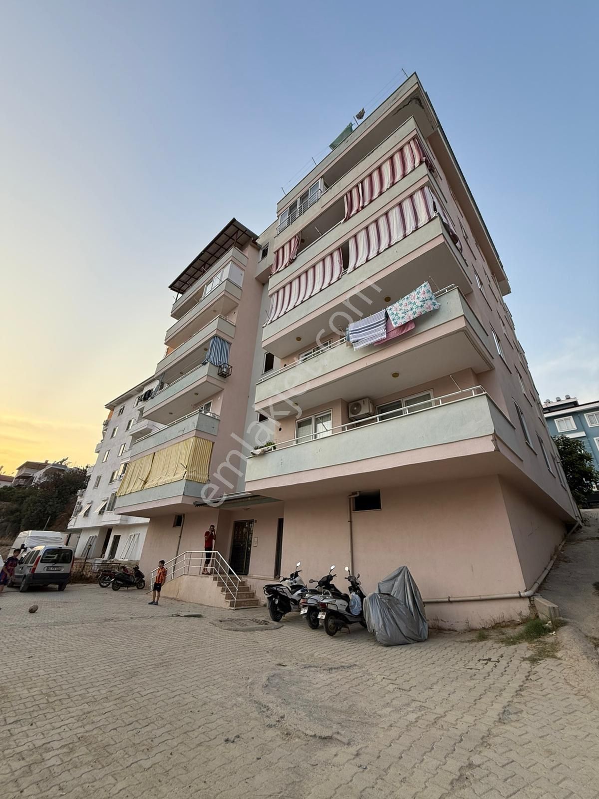 Alanya Payallar Satılık 2+1 Ayrı Mutfak Eşyalı Daire