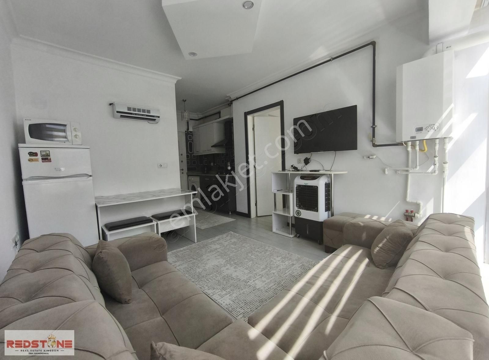 Redstone İdol'den Kıbrısşehitler Cad.'dekiralık 1+1 Eşyalı Apart