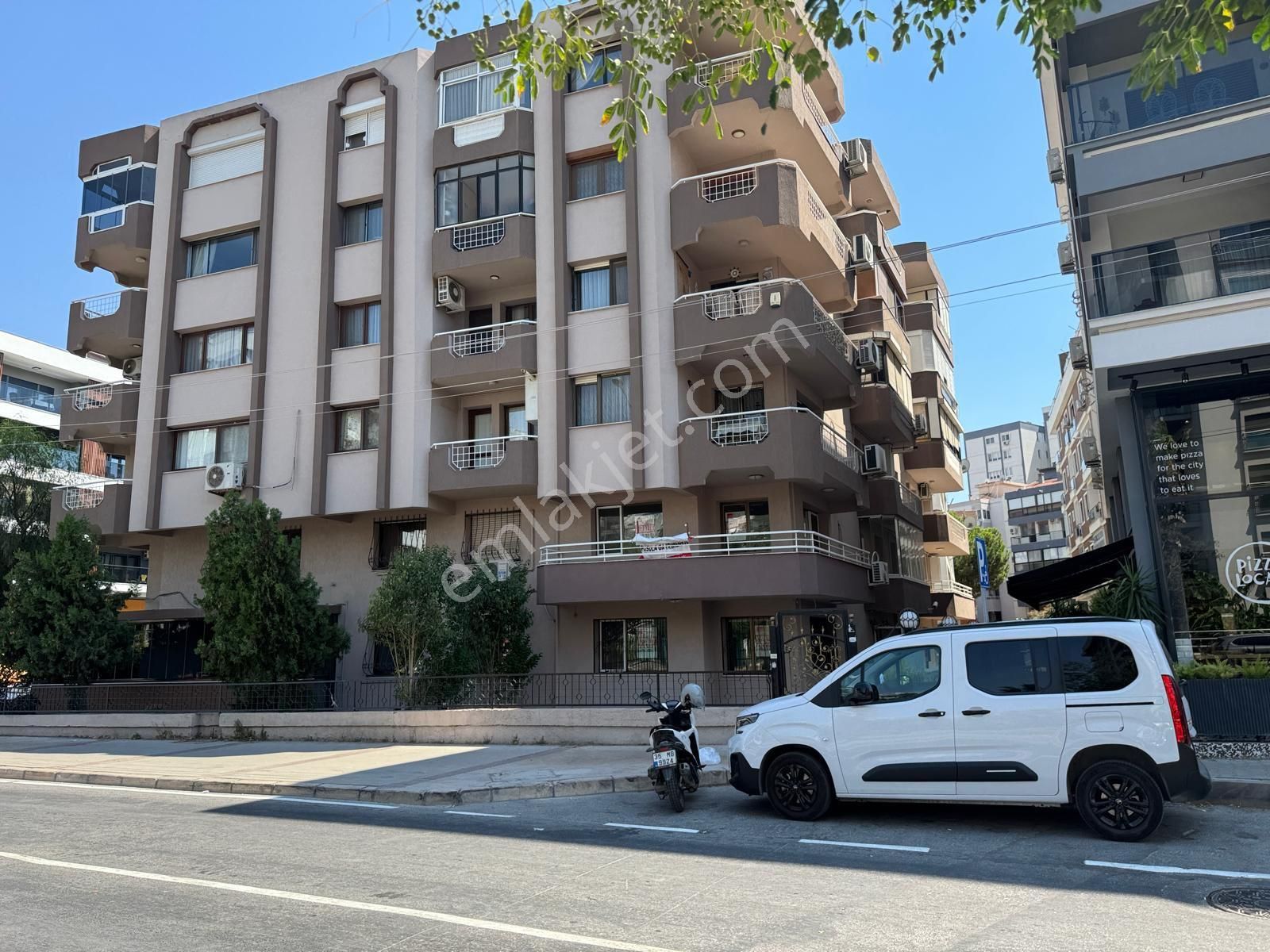 Çepiklerden Atakent Caher Dudayev Bulvarı Üzerinde 5+2