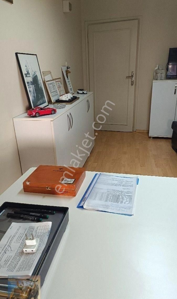 Boğa Gayrimenkul Kadıköy Çarşı'da Kiralık Ofis . Merkezi Lokasyon , 22 M2 - Görsel 7