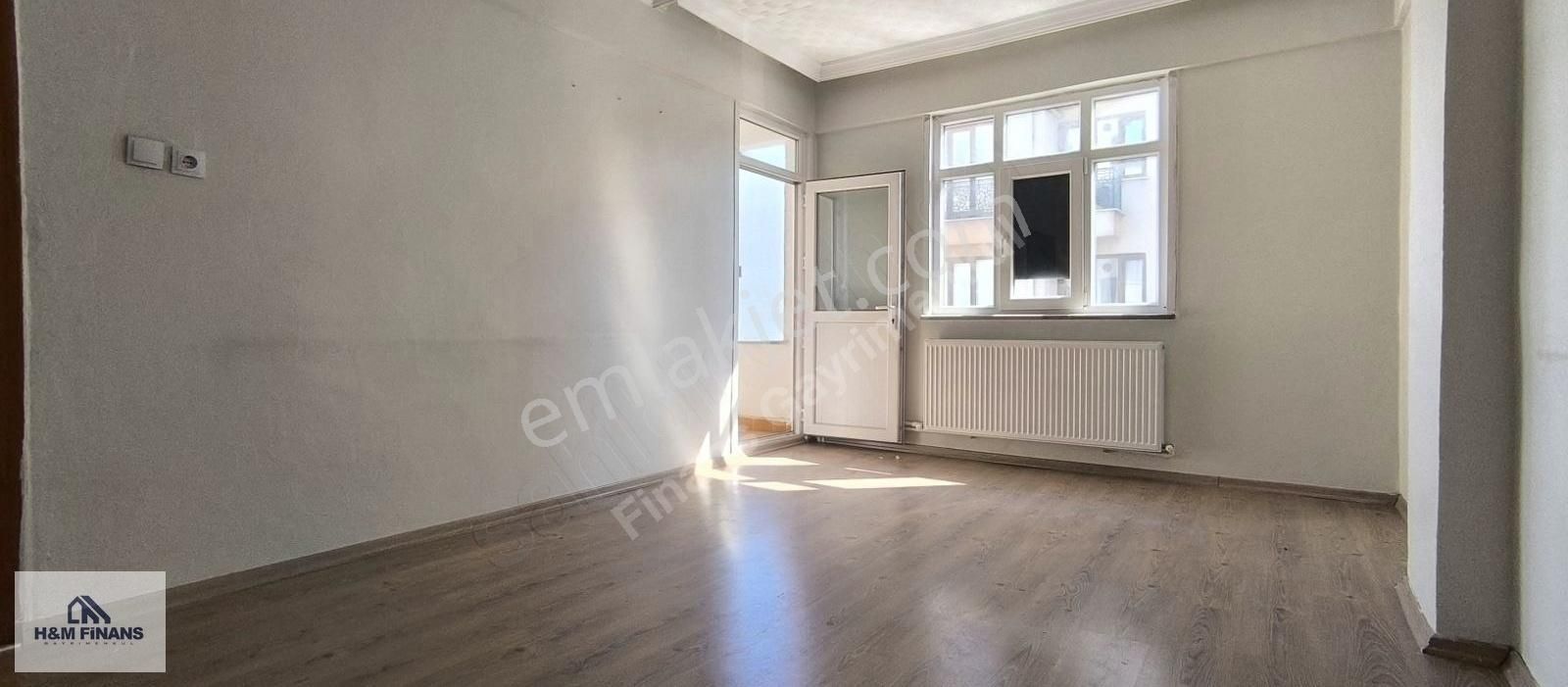 Ümraniye Esenkent Mahallesinde 2+1 Satılık Daire