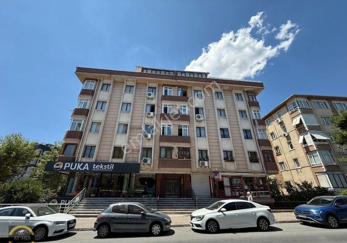 Merter Mahmet Nesih Özmen Mah. 2.katta Asansörlü Satılık Daire