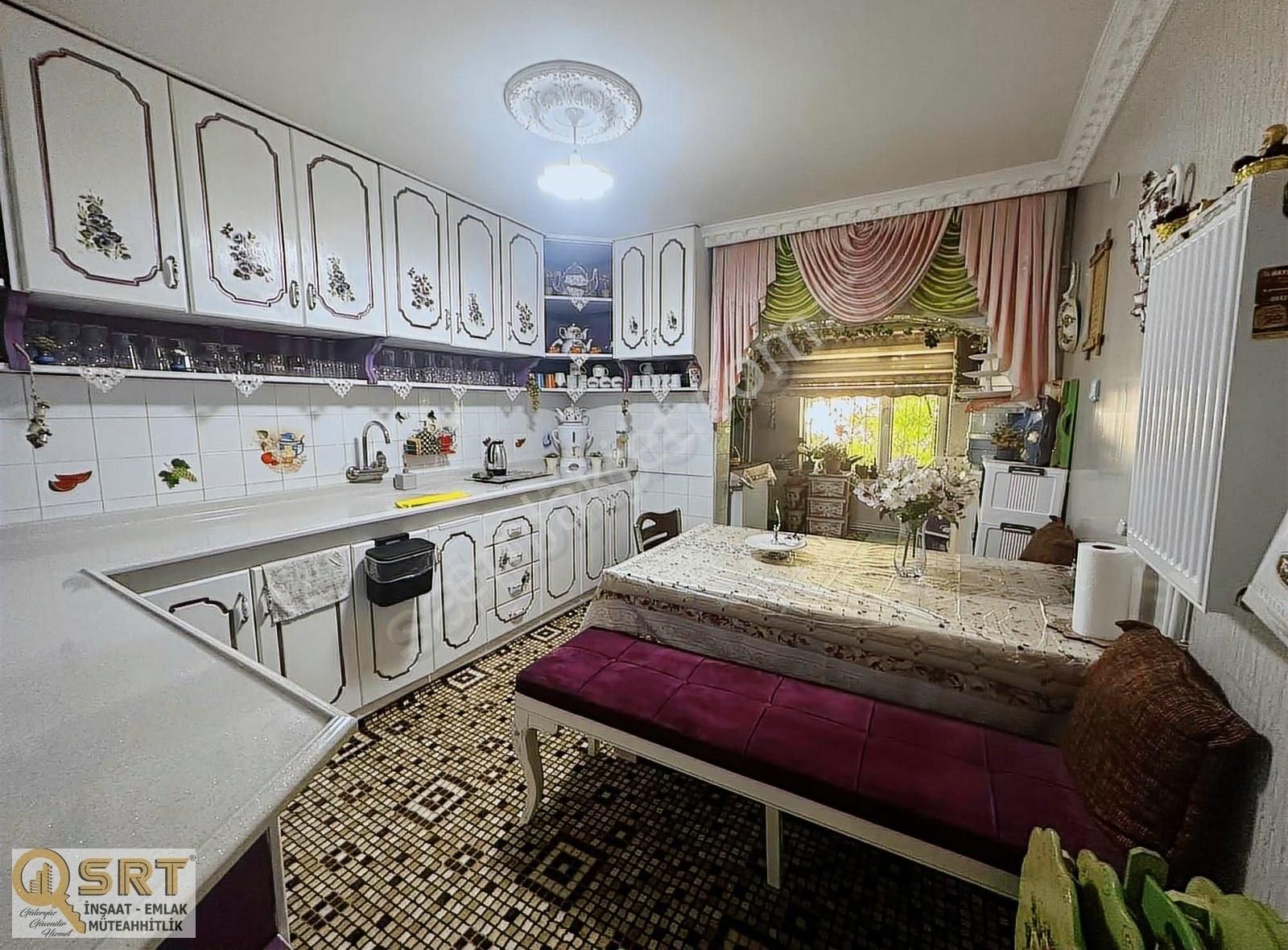 Bahçe İçerisinde İki Adet Daireli Müstakil Ev - Görsel 2