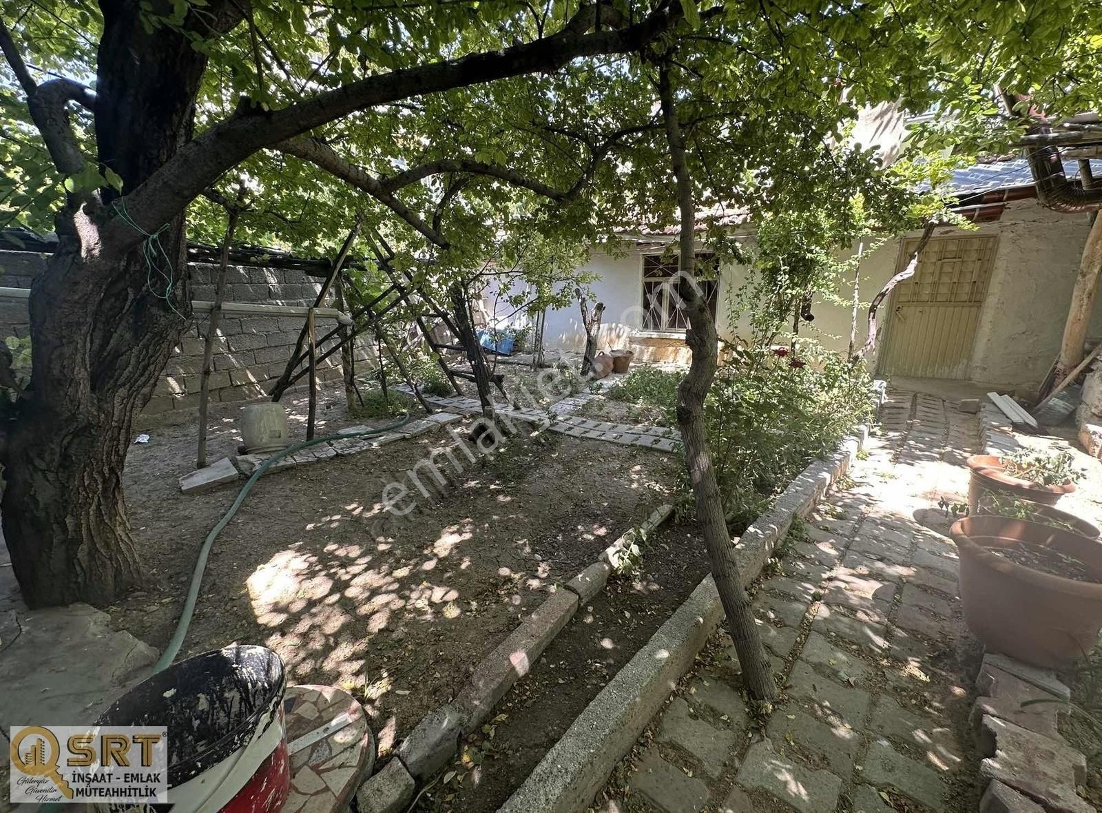 Bahçe İçerisinde İki Adet Daireli Müstakil Ev - Görsel 3