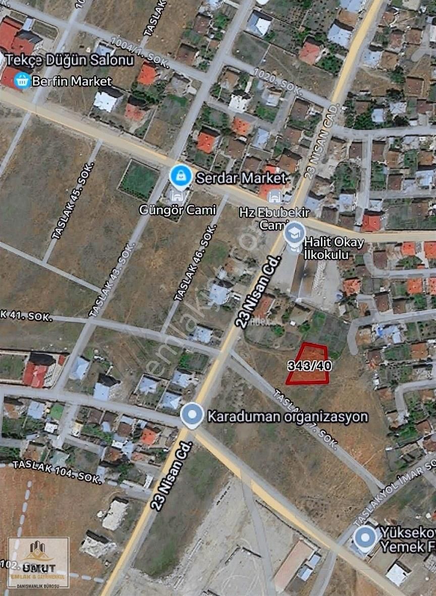 Yüksekova Güngör Mah. Halit Okay Okulu Yanı Satılık 1000 M2 Arsa