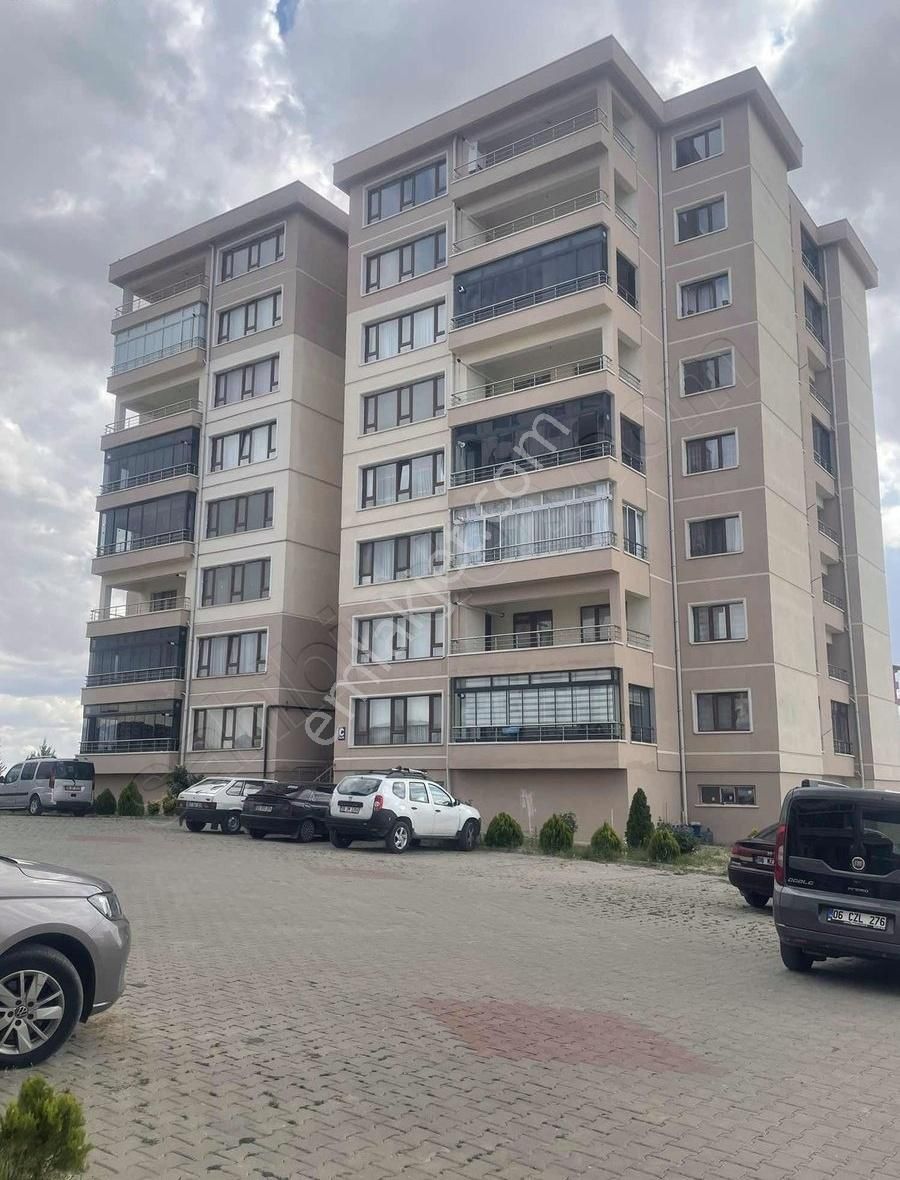 Bengü Sitesinde Geniş Daire