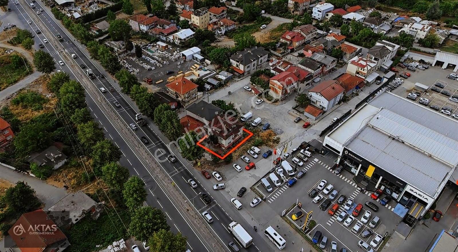 Erenler Küpçüler Mahallesinde Satılık 2 Katlı Mustaki Ev