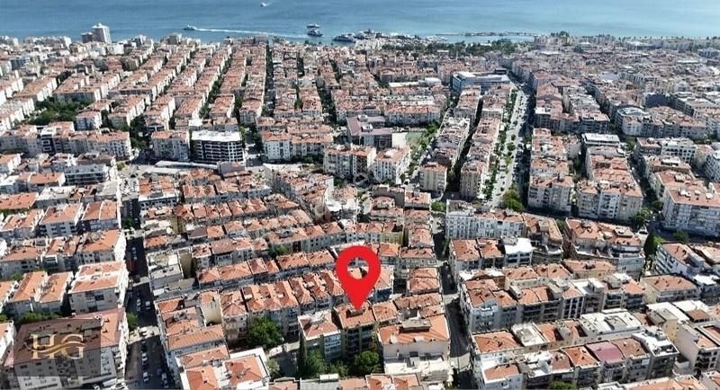 Kaşıyaka Nergiz'te Ara Kat Çift Cepheli Satılık 3+1 Fırsat Daire