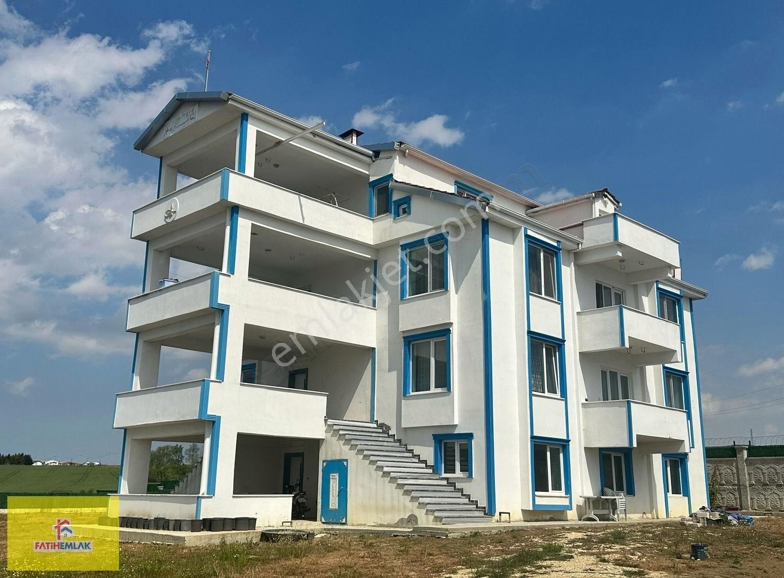 Çatalca İnceğiz Mahallesinde Müstakil 3000 M2 Arsa İçinde Villa