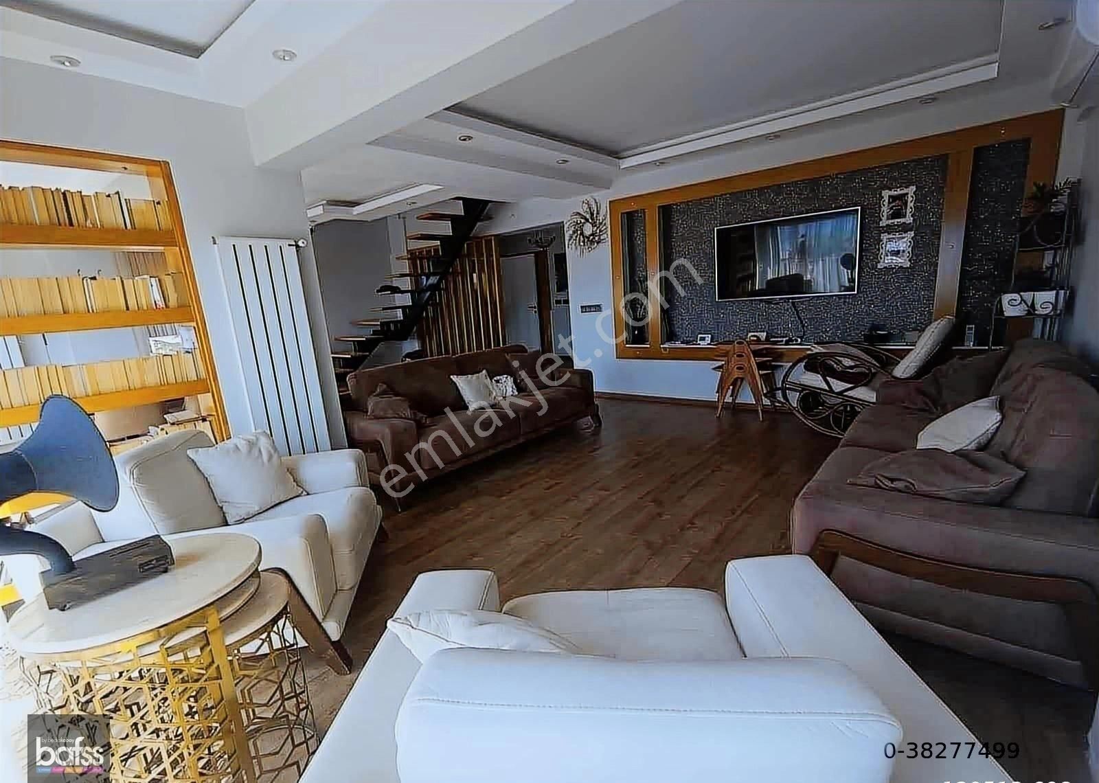 Fevzi Çakmakta Göl Manzaralı Geniş Teraslı 250m2 Villa
