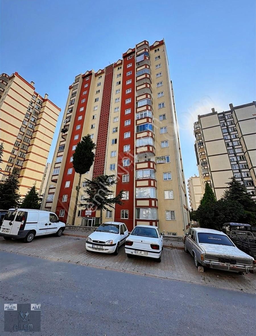 Tınazpede Tramvay Durağı Yanı Satılık 3+1 Daire Temiz Boş Daire
