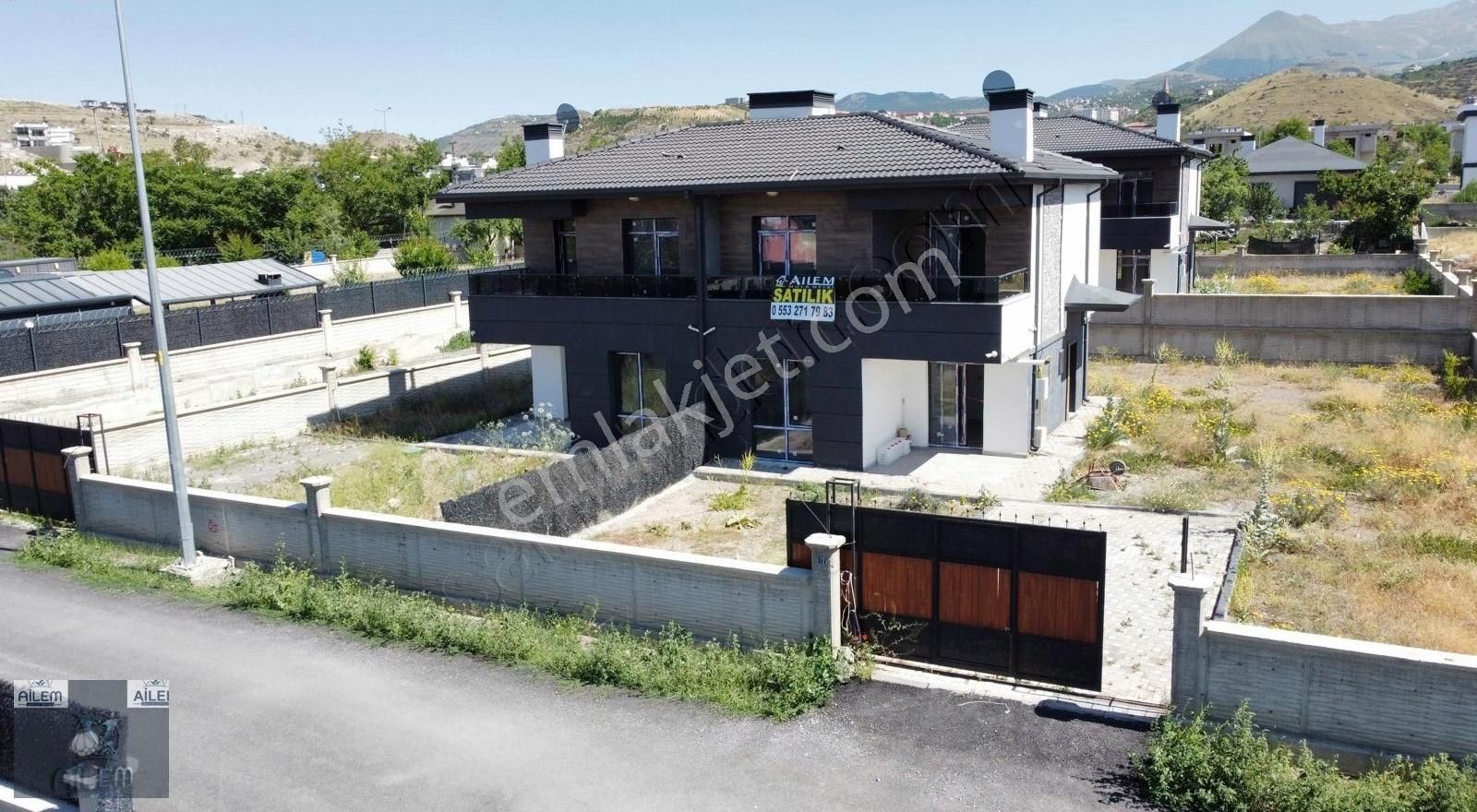Eğribucak Mahallesinde Satılık 3+1 Geniş Villa Erciyes Manzaralı