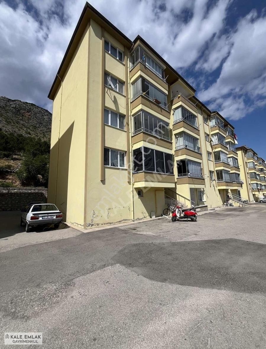 Kale Emlak'tan Şeyhcui Mh Yücelenevler Sitesi Kiralık 3+1 Daire