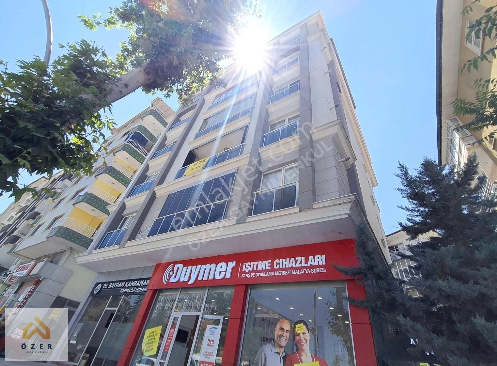 Özer Gayrimenkulden Hastane Caddesinde Satılık 4+1 Lüx Daire
