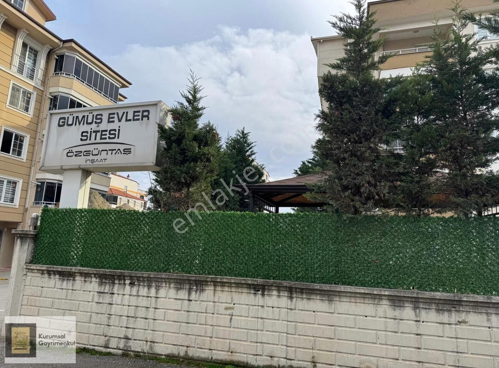 Nilüfer Demirci'de Site İçi Satılık 3+1 Ara Kat Daire