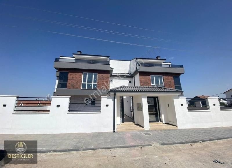 Hg-077 Aşağısöğütönü Harika Konumda 5+1 Tripleks Villa