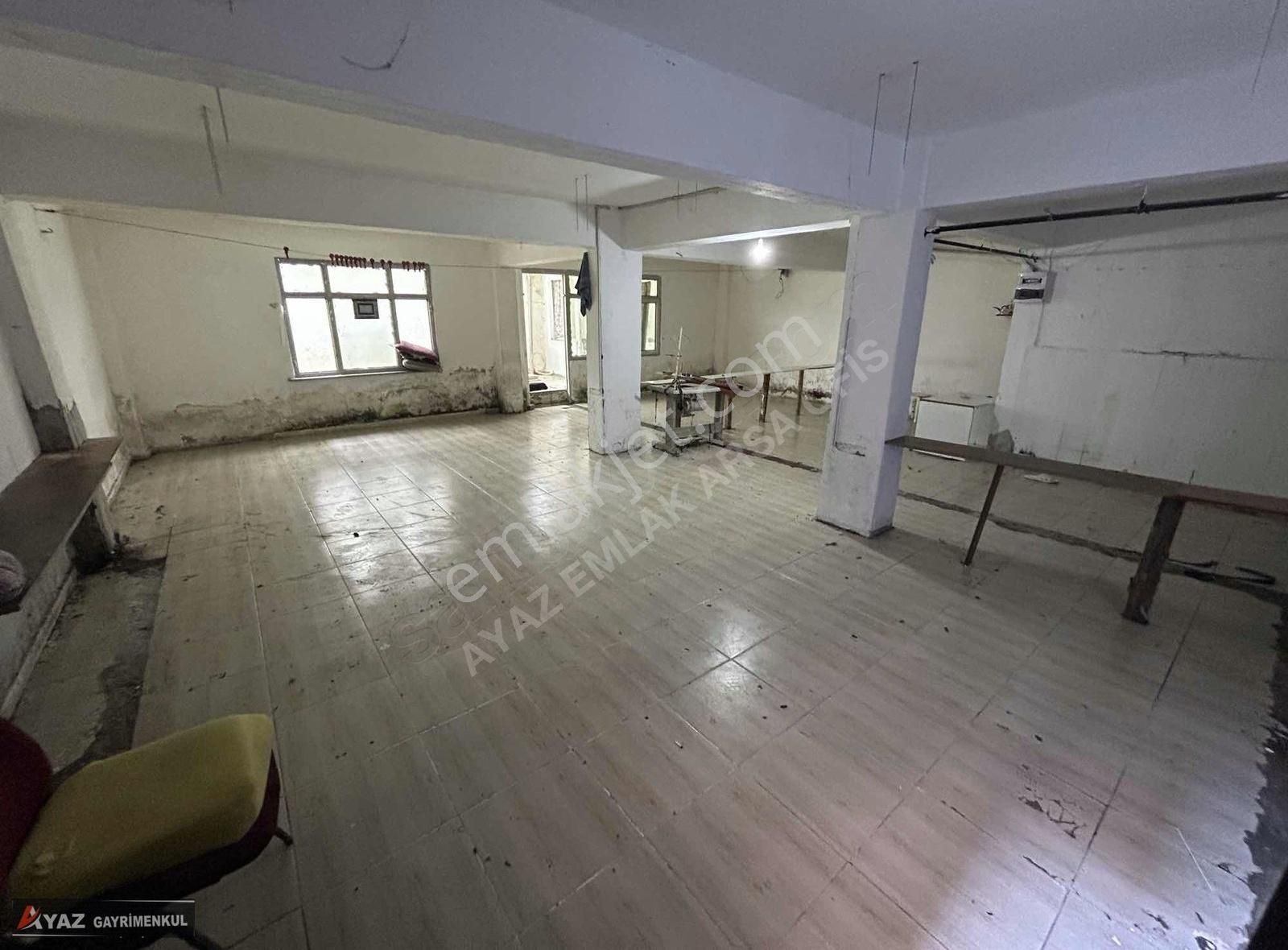 Ayaz Emlak'dan 50.yıl Mahallesinde Acil Satılık 120 M2 Dükkan