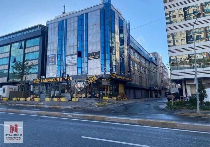 Bağcılar Güneşli'de Metroya Yakın, 1000 M² Plaza Katı Kiralık