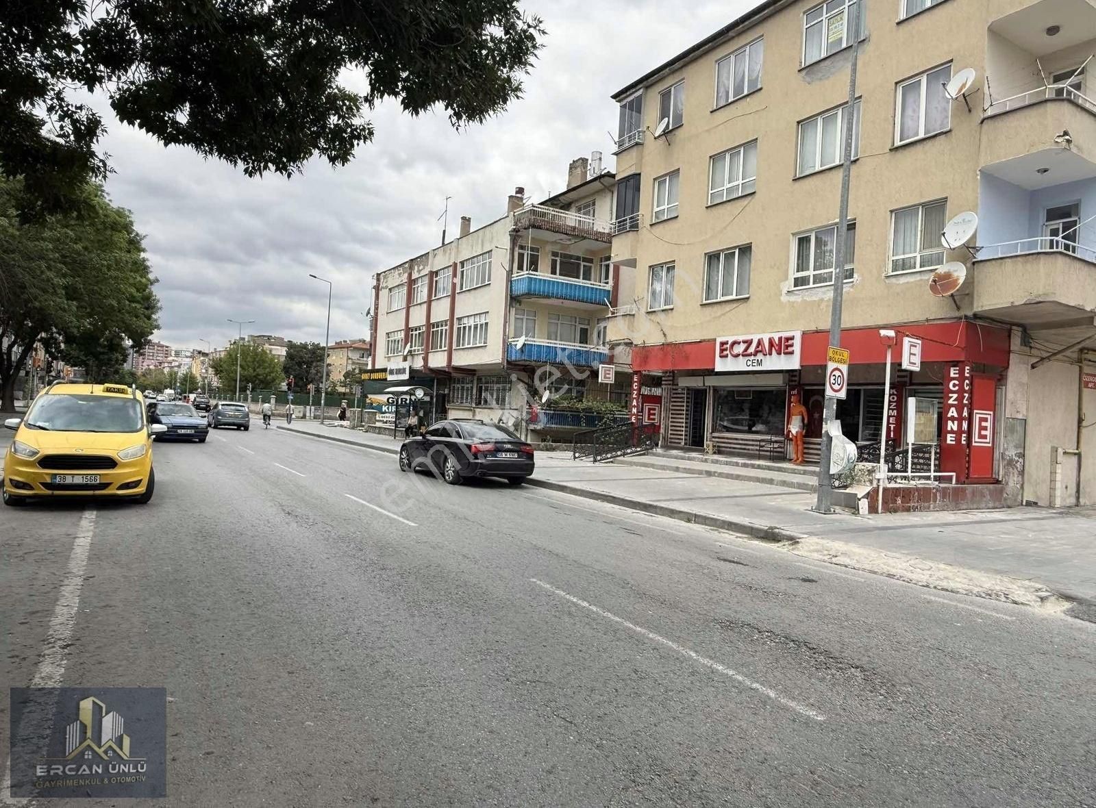 Fevziçakmak Mah.'de Anacadde Üzeri 3+1 Masrafsız Fırsat Dairesi - Görsel 22