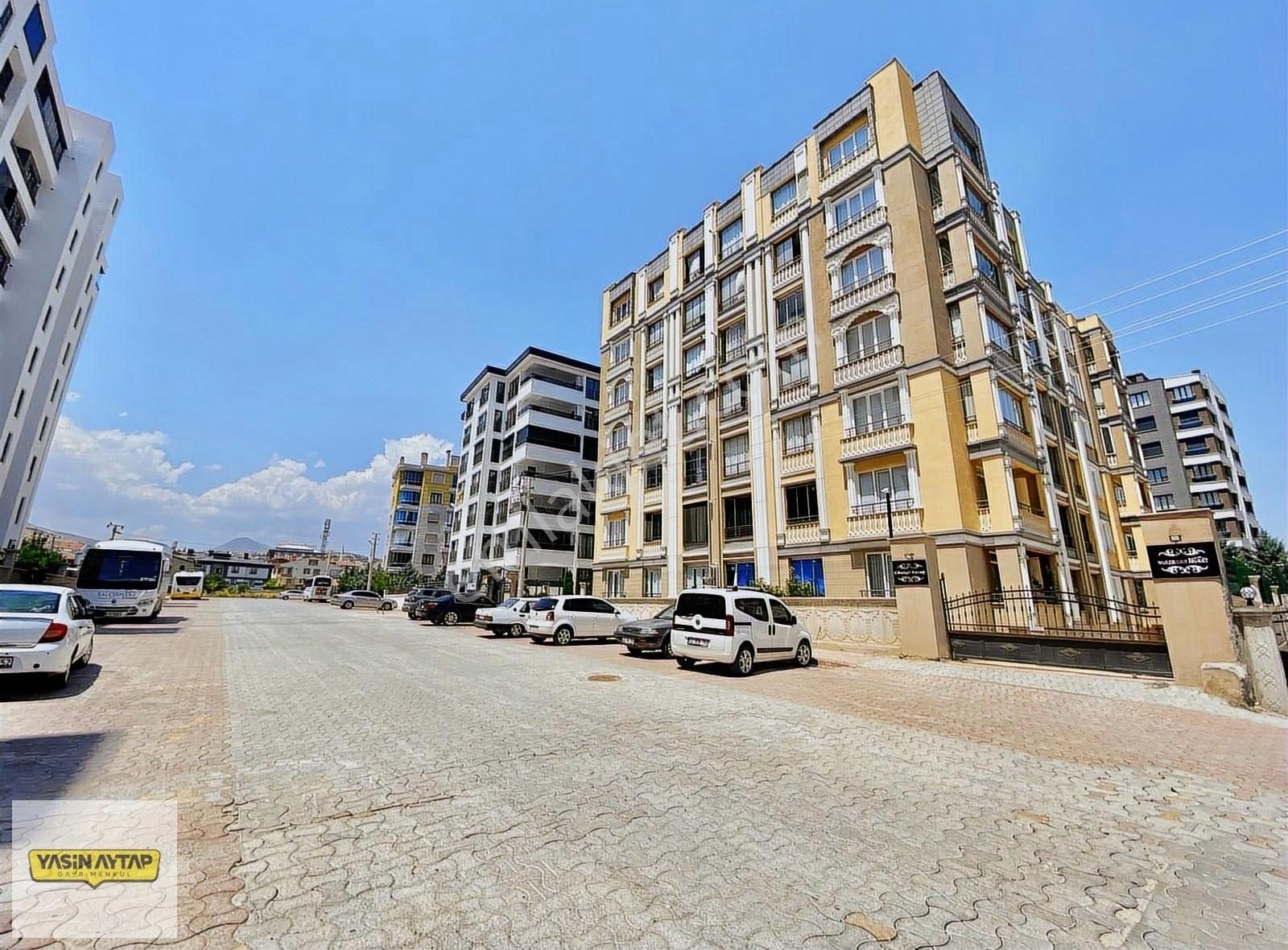 Hocacihan Saray Caddesinde Geniş Lüks 3+1 Daire