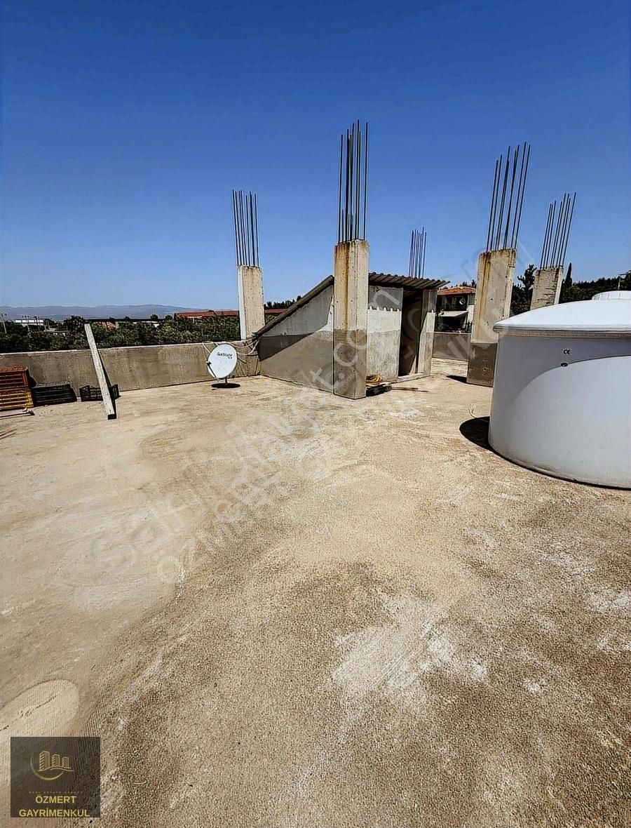 Menderes Oğlan Anasın Da 900m2 Arsa İçinde 100m2 Betonarme Ev - Görsel 3