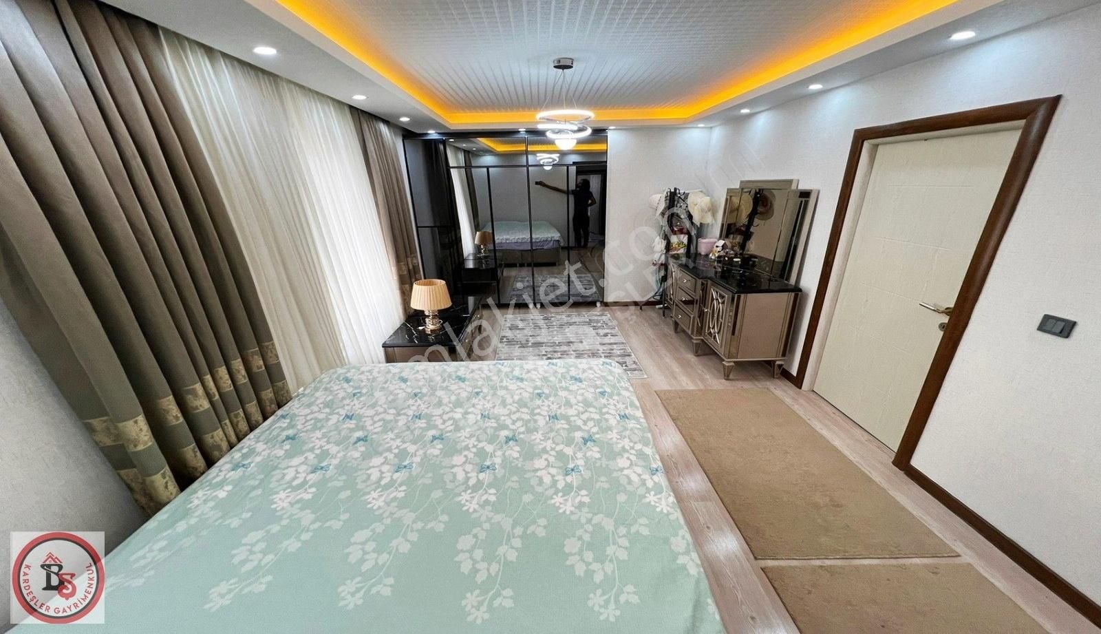 Kardeşler'den Şehir Manzaralı Masrafsız Ara Katta 4+1 Daire