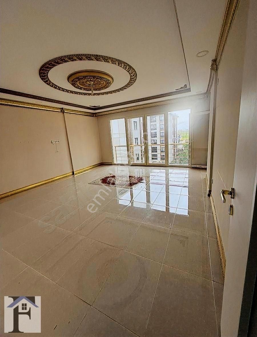 Silivri Yorulmaz Sarayları Sitesi Satılık 2+1 Daire