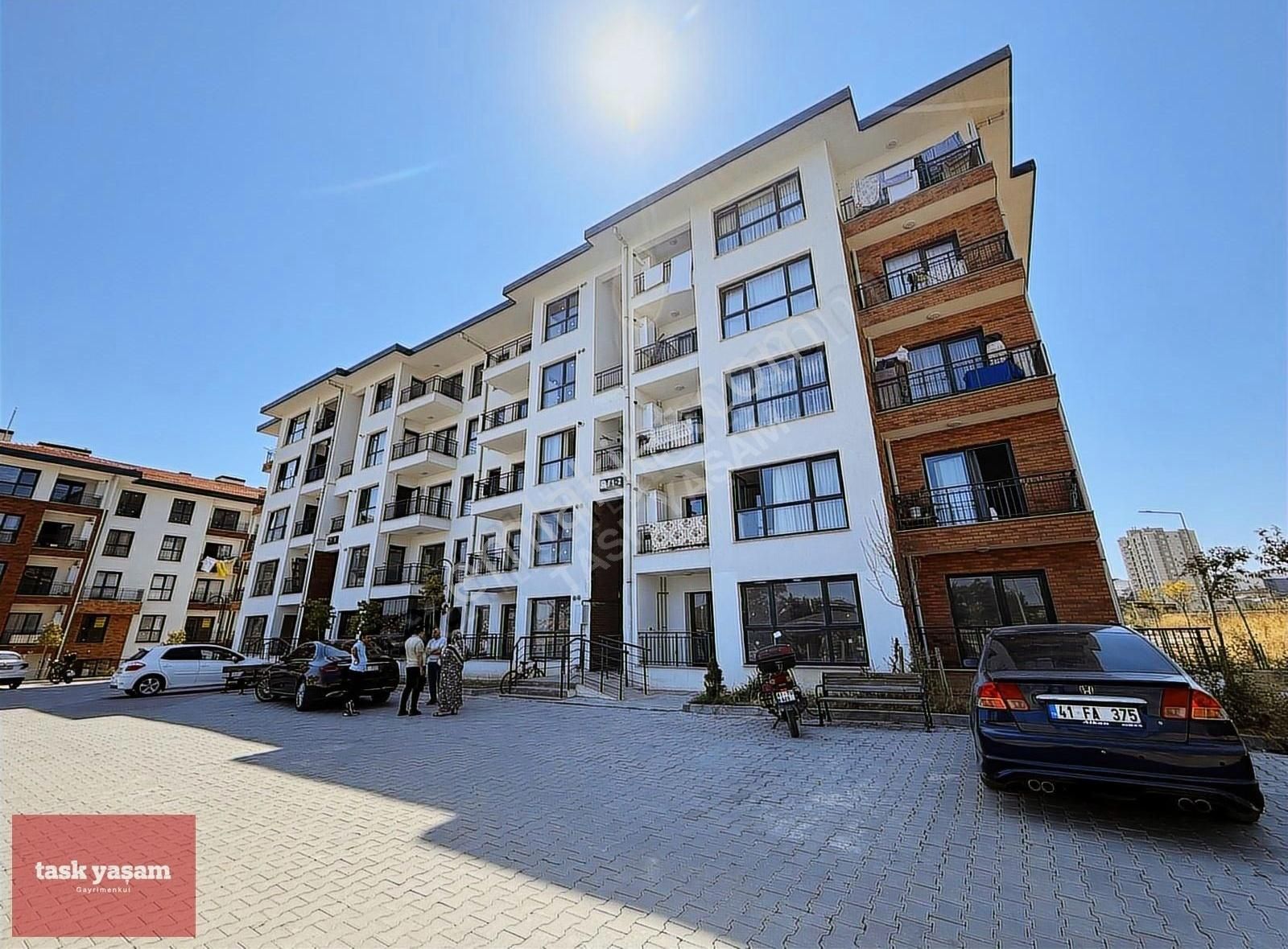 Çayırova Toki Konutları Sıfır Şifa Mh. Sınır Satılık 2+1 Daire