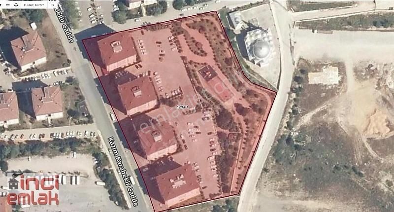 19 Bin M2 Arsası Olan Site İçinde 165 M2 3 +1eşyalı Satılıkdaire