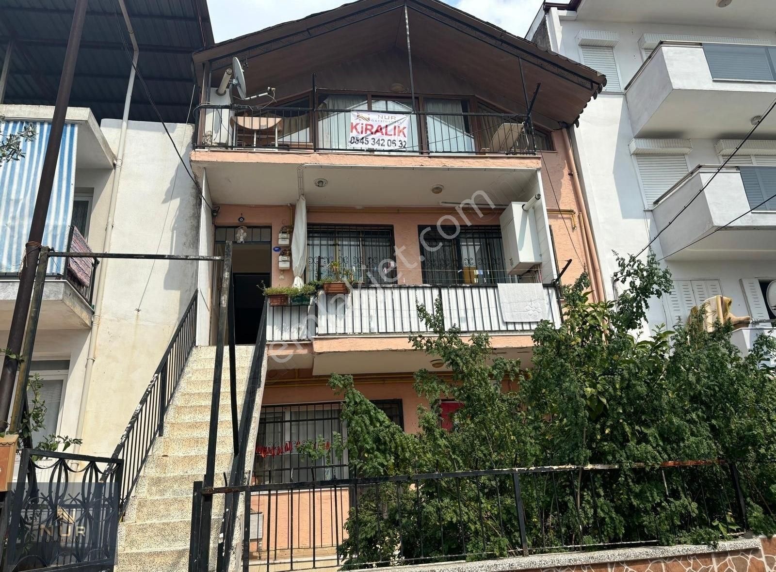 Atatürk Mahallesinde Eşyalı Kiralık 3+1 Daire