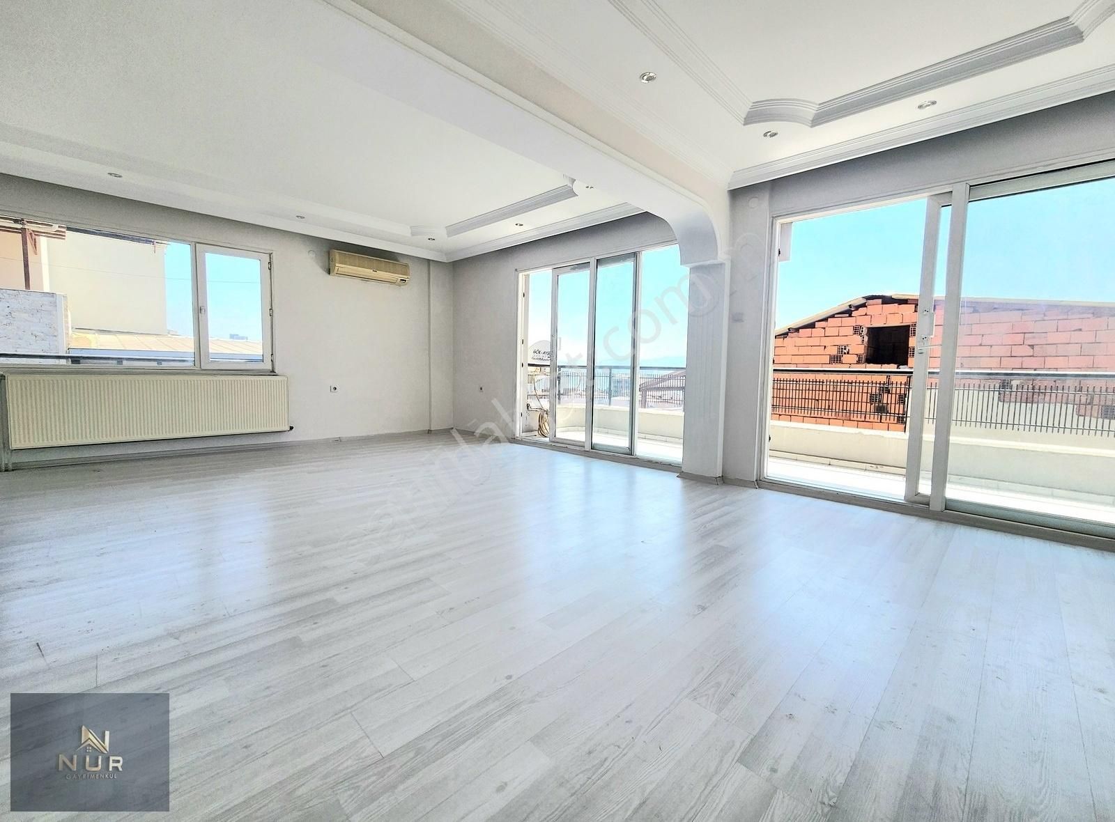#nur Gayrimenkul#izban Yakını 4+1 200 M2 Manzaralı Kiralık Daire