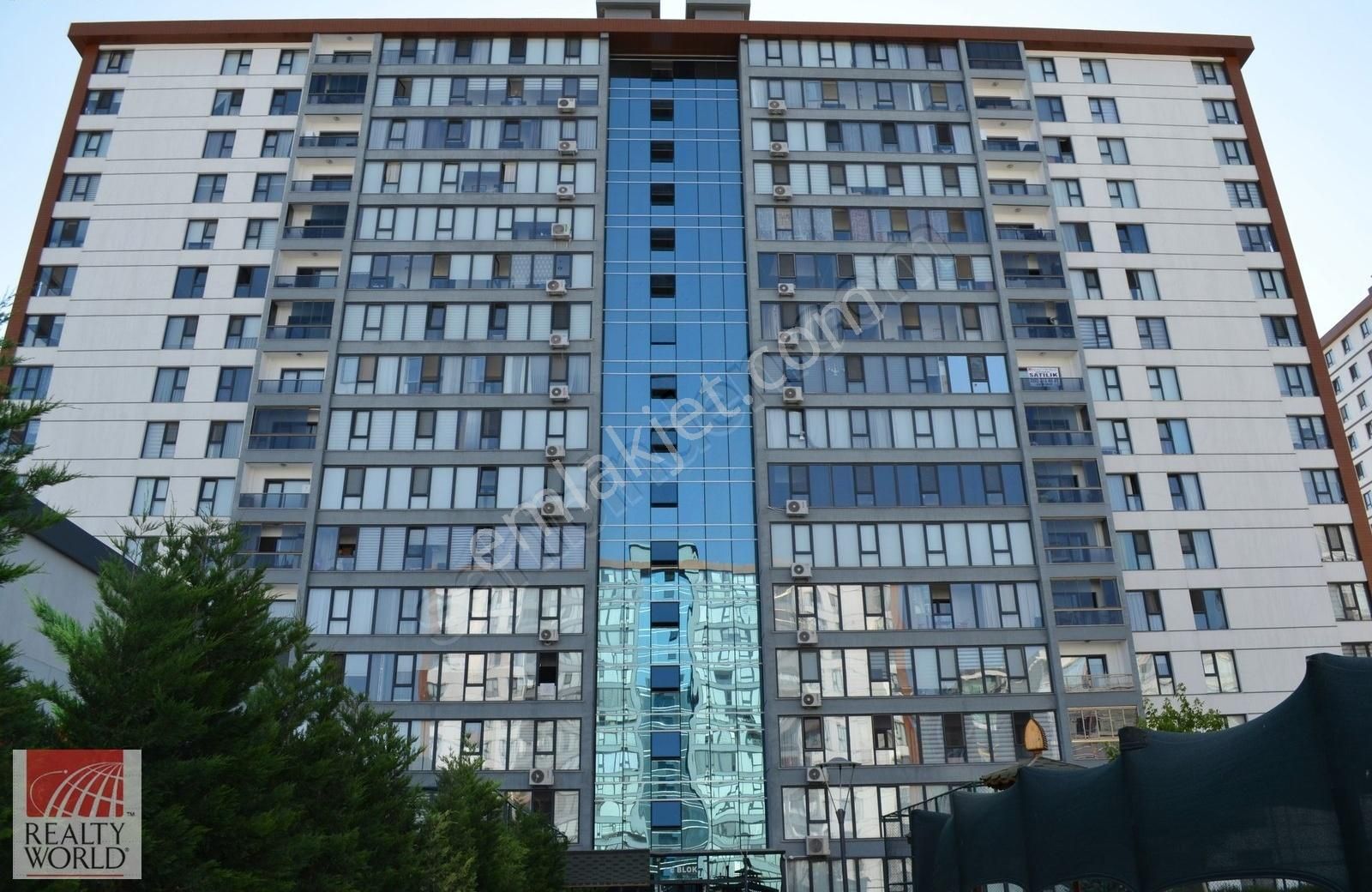 Fırsat! Bosphorus Da Havuz Cepheli Katta Çok Temiz 3.5+1 Daire
