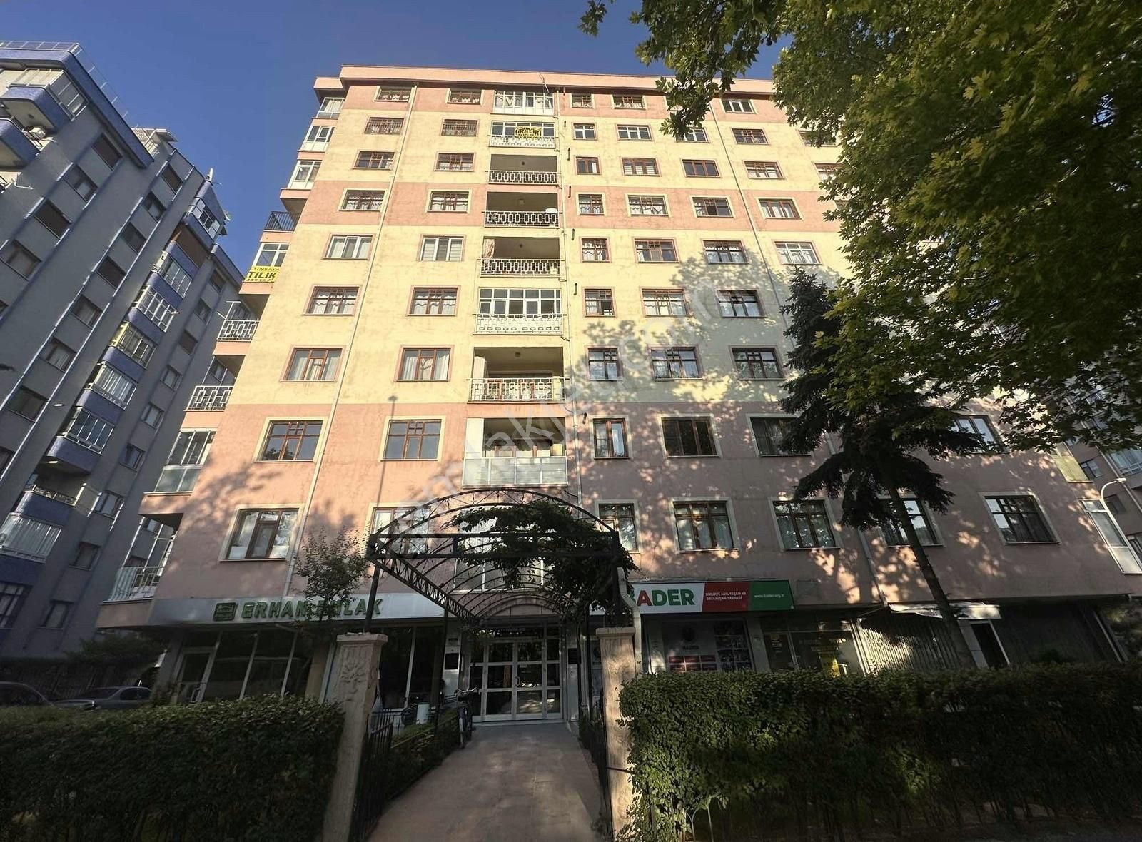 Beşyol Civarı Ankara Cadde Üzerinde Site İçerisinde 2+1 Satılık
