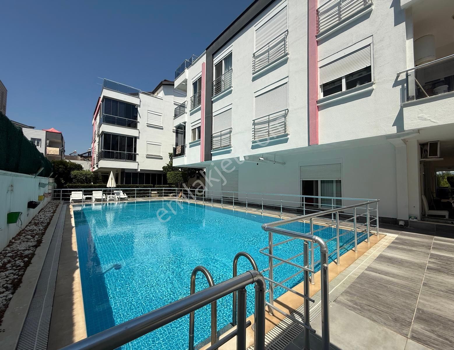 Güzeloba Da Kapalıotopark Site De Katta Gd Ceph Satılık 2+1