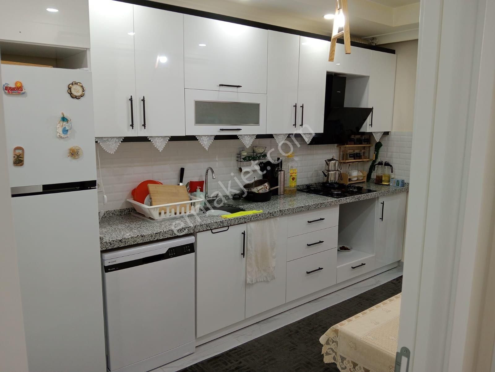 Avcılarda Kiralık Yüksek Giriş Daire Güney Cephe 2+1+ Ve Birde 3+1 Var 115 M2