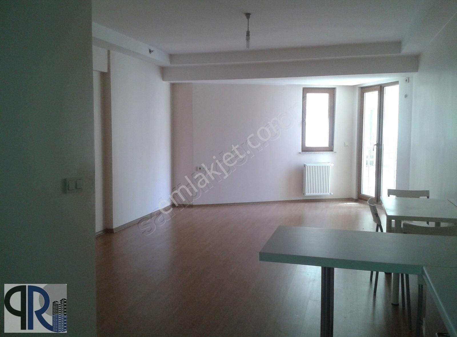 Papatya Residence 2'de Metrobüse 5 Dakika Geniş Stüdyo 1+0
