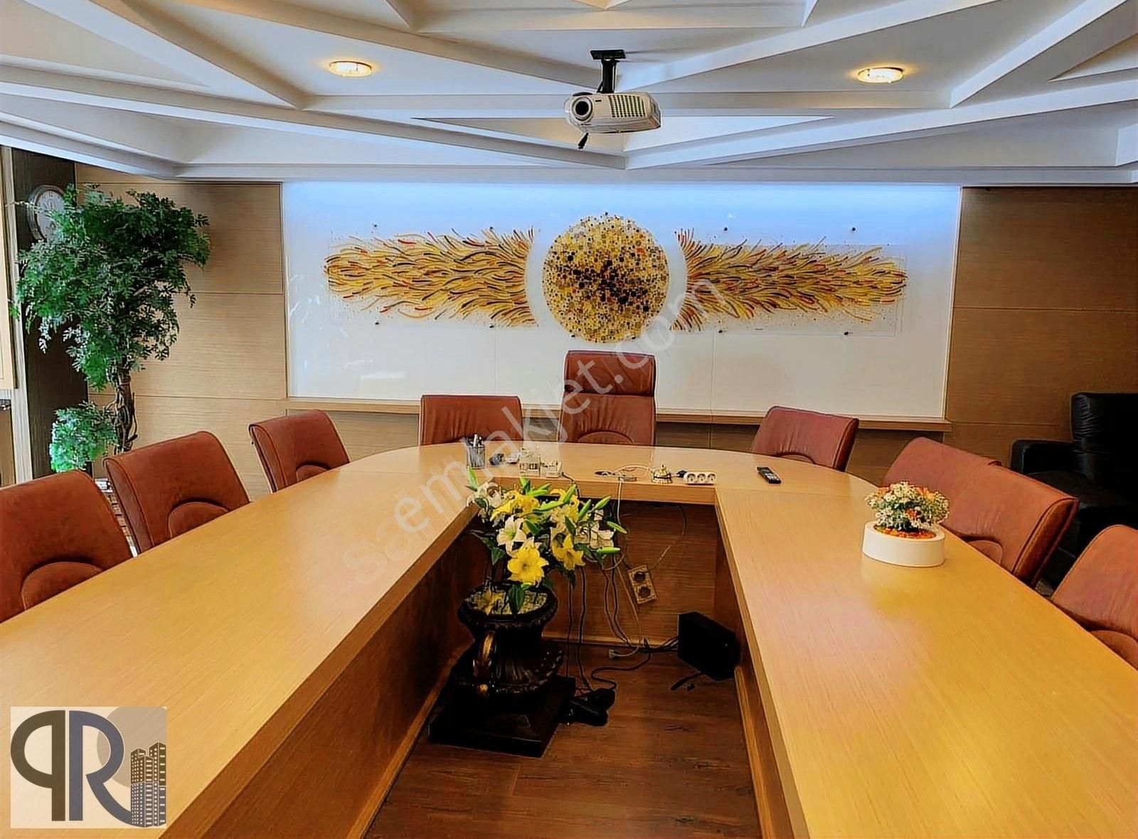 Papatya Residence 1 Merkezi Konumda 4 Odalı Eşyalı Ofis Katı